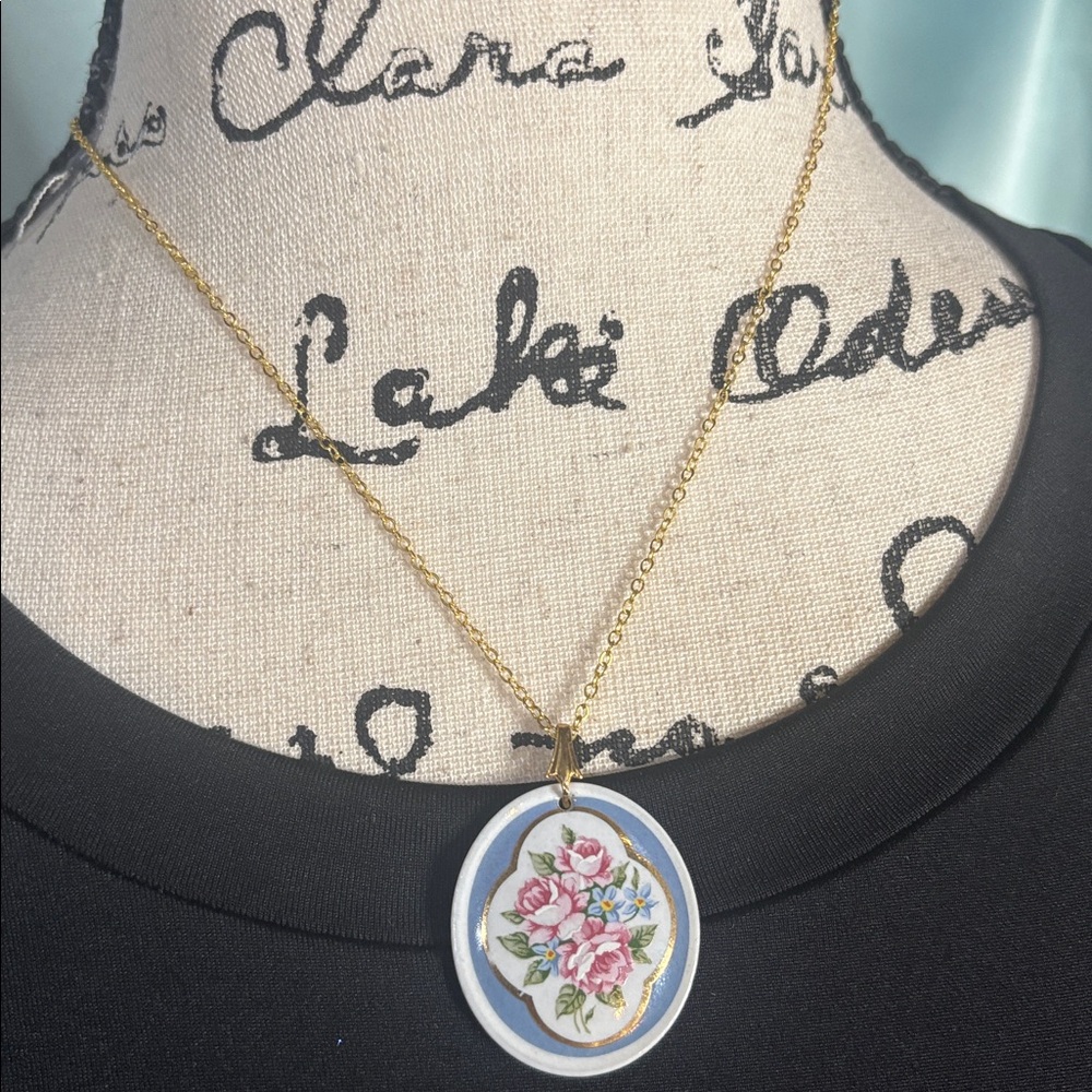 Vintage Avon Hand Painted Porcelain Rose Necklace Cottagecore Heirloom Floral